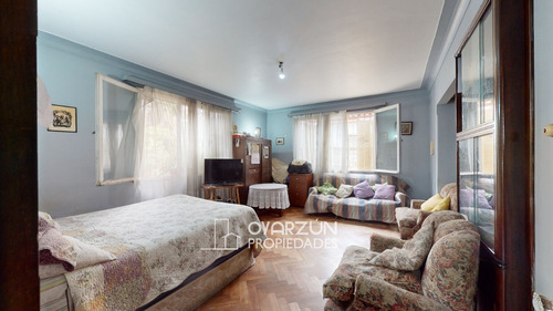 Casa En Venta De 4 Dormitorios Con Amplio Terreno De 510 M²