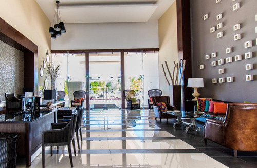 Terreno En Venta En Cancún, Lagos Del Sol, Lujoso Residencial