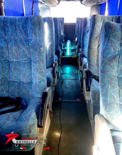 Imagen 2 de 5 de Transporte De Pasajeros Dentro Y Fuera De Santiago