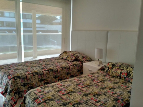 Imagen 10 de 14 de Icon Brava - Apartamento En Venta