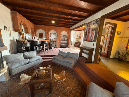 Casa En Venta De 4 Dormitorios Con Galpón / Depósito En Paso Molino