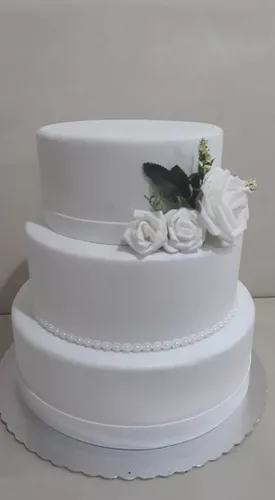 Réplica de bolo de casamento de 3 andares.