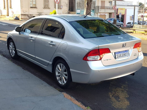 Imagem 3 de 15 de Honda Civic 1.8 Lxl 16v Flex 4p Automático