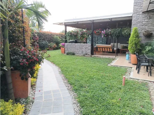 Encantadora Casa Campestre En Venta Llanogrande