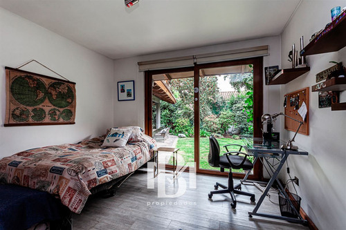 Casa En Venta De 5 Dorm. Camino San Antonio Las Condes