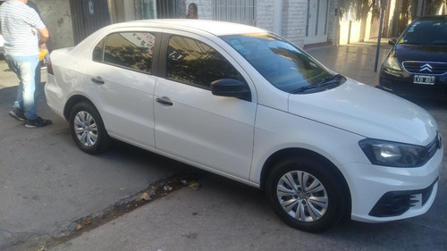 Imagen 2 de 5 de Volkswagen Voyage Confortline 2016 Full Con Gnc
