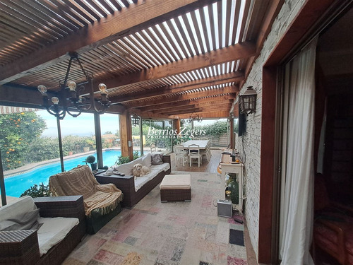 Casa Venta De 4 Dorm., Condominio, Wenlock School Las Condes
