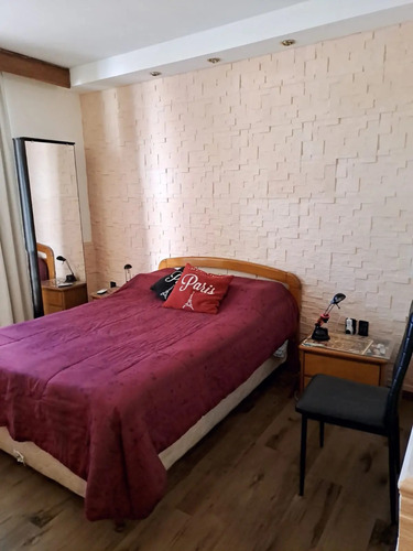 Vendo Excelente Casa De 4 Dormitorios, 3 Baños, Cochera Para 2 Autos, Fondo Con Barbacoa Y Jardin, Acepta Banco, Zona Aguada.