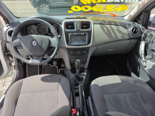 Renault Logan 1.6 Expression Hi-power 4p