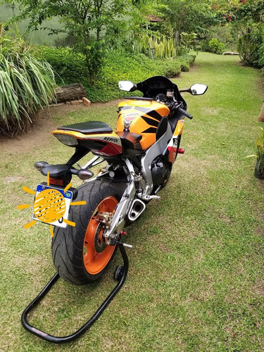 Imagem 4 de 8 de Honda Cbr 1000rr Repsol