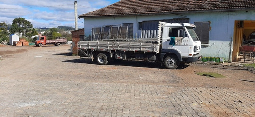 Imagem 2 de 10 de Volkswagen 8.150