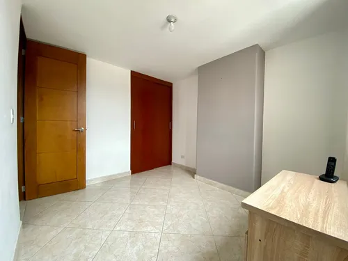 Apartamento En Laureles Cerca Al Primer Parque (a)