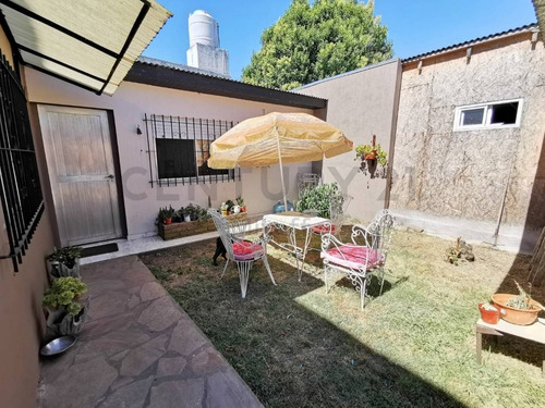 Imagen 13 de 20 de Casa 2 Dormitorios En Venta En Villa Elisa