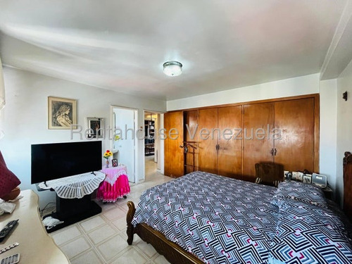 Excelente Apartamento En Venta, Urb. Calicanto, Maracay, 25-18243 Mv