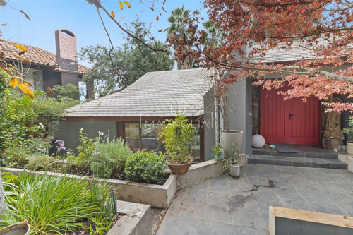Casa En Venta De 5 Dorm. En Lo Barnechea
