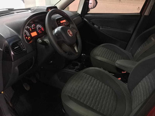 Imagem 4 de 11 de Fiat Idea Adventure 1.8