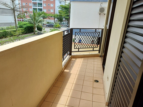 Apartamento /próximo Das Praias Astúrias E Tombo