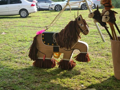 Piñata 2d En Forma De Caballo