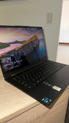 Lenovo Yoga 9i Usado 