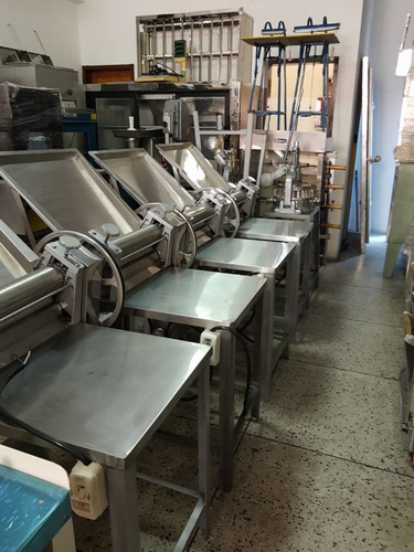 Imagen 5 de 5 de Sobadora De Masa Para Panaderia