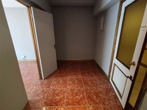 Imagen 9 de 16 de Oficina En Venta De 1 Privado Y 1 Baño En Santiago