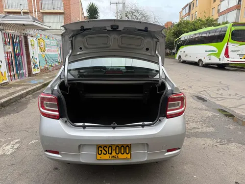 Renault Logan 1.6 Authentique
