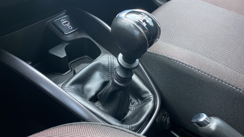 Fiat Cronos 1.8 16v Precision