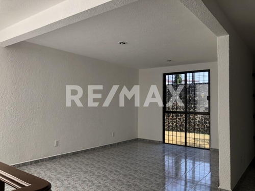Casa En Venta En Jardines Del Ajusco