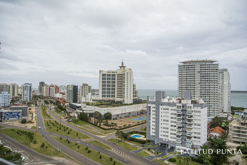 Imagen 2 de 23 de Apartamento En Mansa, 3 Dormitorios