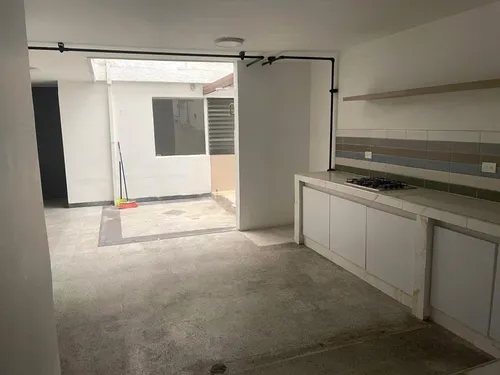 Casa En Venta En Laureles. Cod V10342