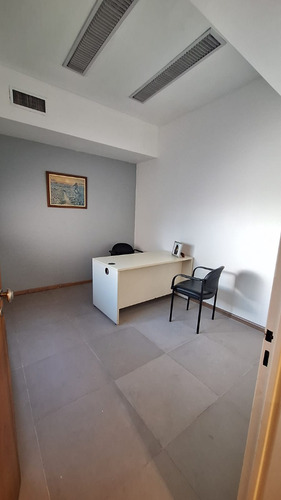 Alquiler De Espectacular Oficina En San Martin Centro. 140 M2
