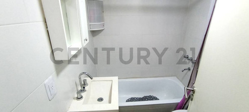 Departamento 2 Ambientes Semi Nuevo En Caseros