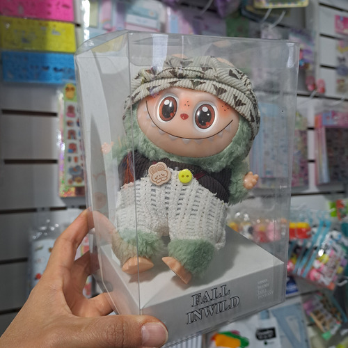Labubu Peluche Llavero The Monsters Exclusivos Gorro Beige