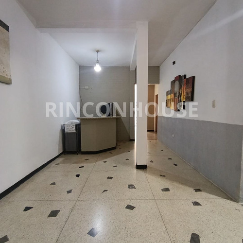 Habitación En Alquiler Urb. La Soledad, Maracay