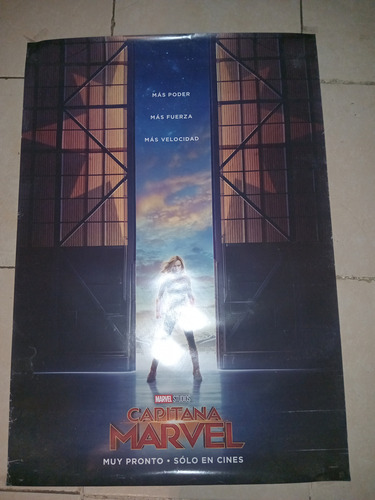 Capitana Marvel!! Poster Gigante De Cine Original!! (Usado)