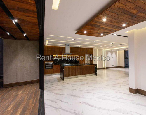 Casa En Venta En Calle Fresno, Bosque Esmeralda Ru 25-2424.