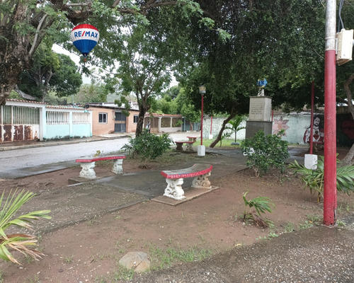 Re/max 2 Mil Vende Terreno En Tacarigua, Nueva Esparta, Isla De Margarita