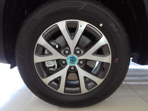Imagen 8 de 15 de Fiat Toro 1.8 170 E-torq Evo Freedom At6