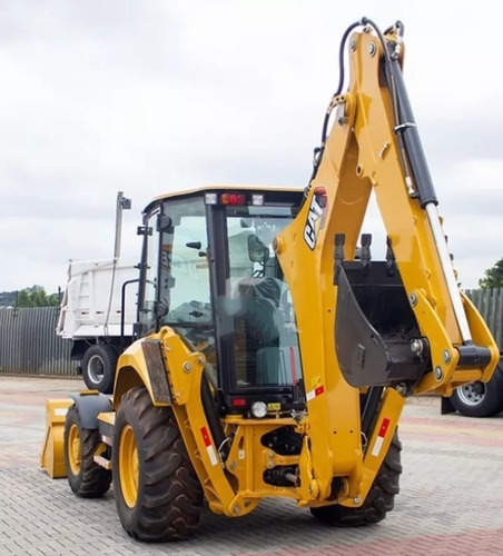 Retroescavadeira Cat Cabinada 4x4 2024 0hora