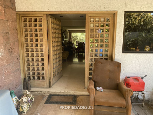 Casa En Venta De 5 Dorm. En Lo Barnechea
