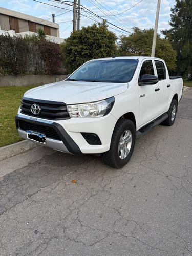Toyota Hilux 2.4 Tdi Cd Dx 4X2 Mt