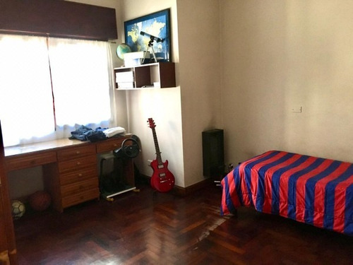 Venta De Casa En Gran Lote Con Pileta! Haedo Chico-