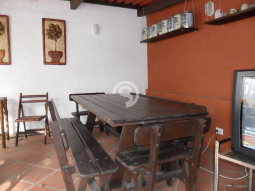Casa Ubicada En Playa Mansa 6 Dormitorios- Ref: 4084