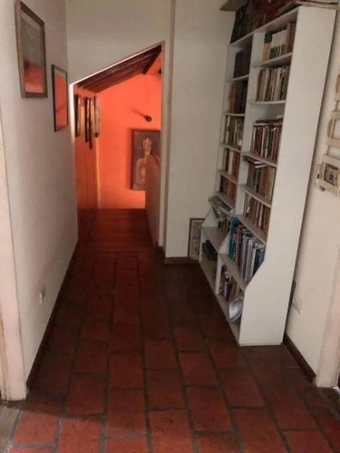 Imagen 4 de 9 de Hermosa Casa En Venta De 5 Ambientes Y Piscina - Excelente Ubicación - Adrogué