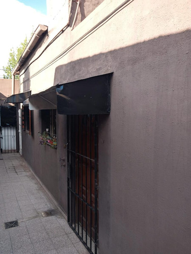 Casa En Venta - 2 Dormitorios 2 Baños - Local - 334mts2 - Burzaco