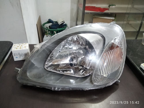 Faros Toyota Yaris 00-2005