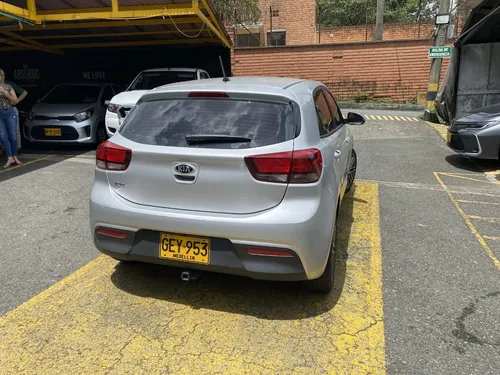 Kia Rio 1.4 Vibrant At 2020