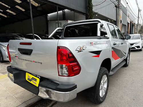 Toyota Hilux 2.8 STD 4X4 CD 16V