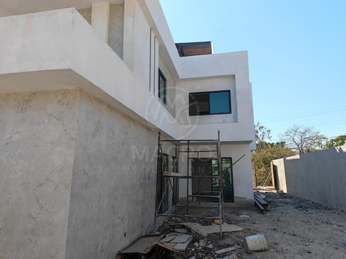 Casa En Preventa En Fracc. Real De Oaxtepec Apta A Créditos Con Alberca Y Jardin