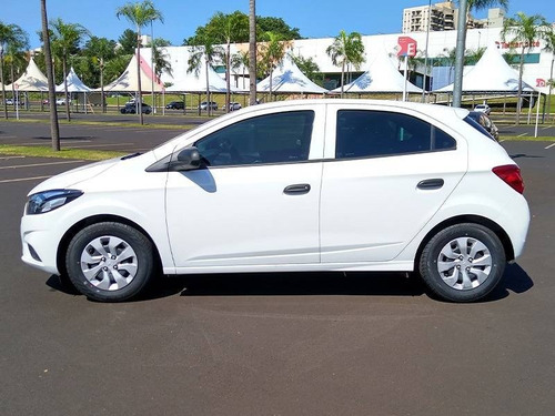Imagem 4 de 8 de Chevrolet Onix 1.0 Mpfi Joy 8v Flex 4p Manual